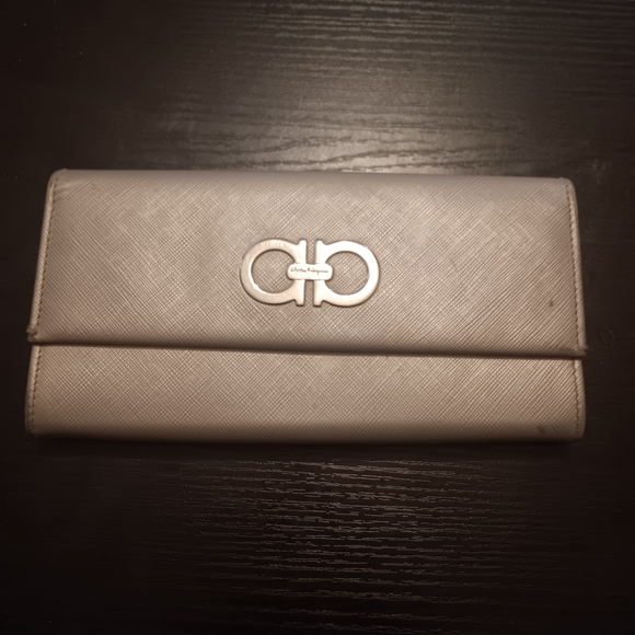 Salvatore Ferragamo Grey Leather Wallet With Silver Hardware (EUC) - Picture 1 of 13